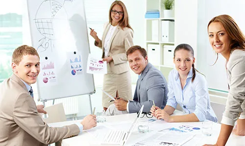 ayx.com